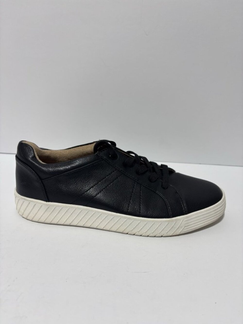 Soul Naturalizer Women’s Neela Black Leather Sneakers, Size 7 M